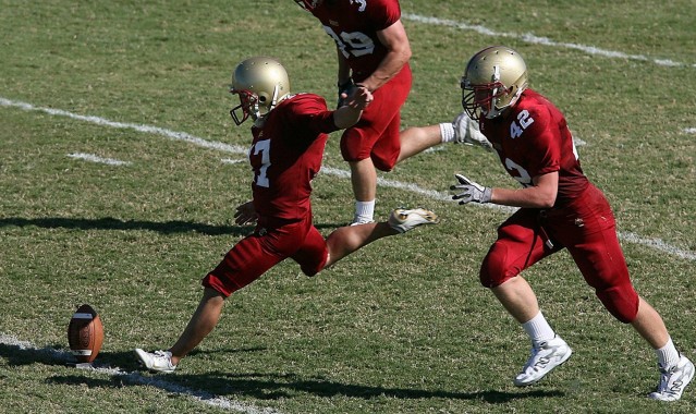 澳客网官网：湖人官网仍挂有14年试训图集！斯玛特，兜兜转转我又回到了这里