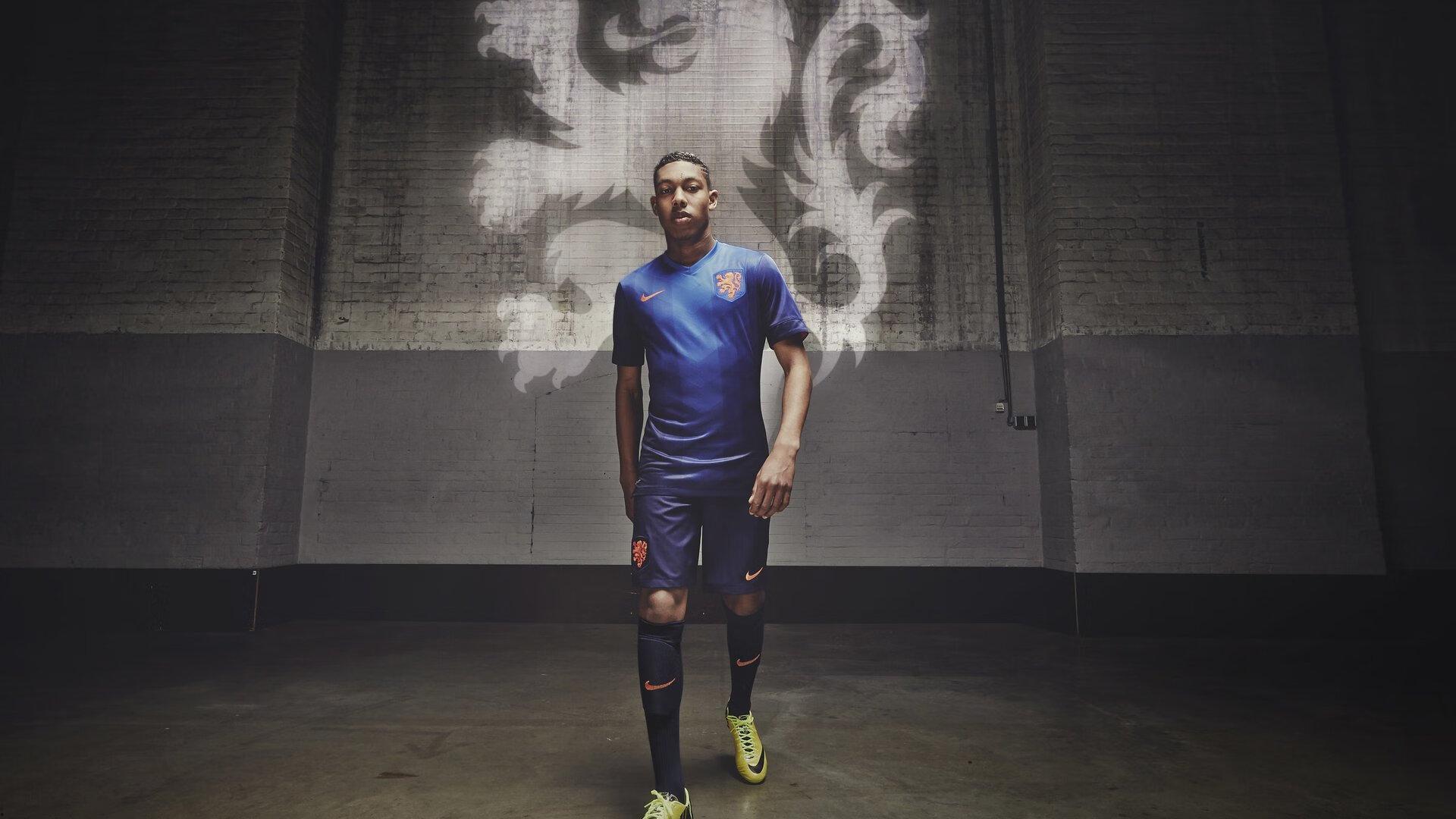 英超转会风云，多家俱乐部争夺格拉利什，曼城倾向出售引关注